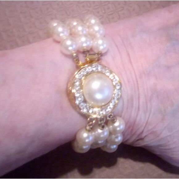 Faux Pearl Hand Knotted Triple Strand Bracelet - Picture 4 of 5